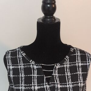 Como Black Black & White Window-Pane Sleeveless Top